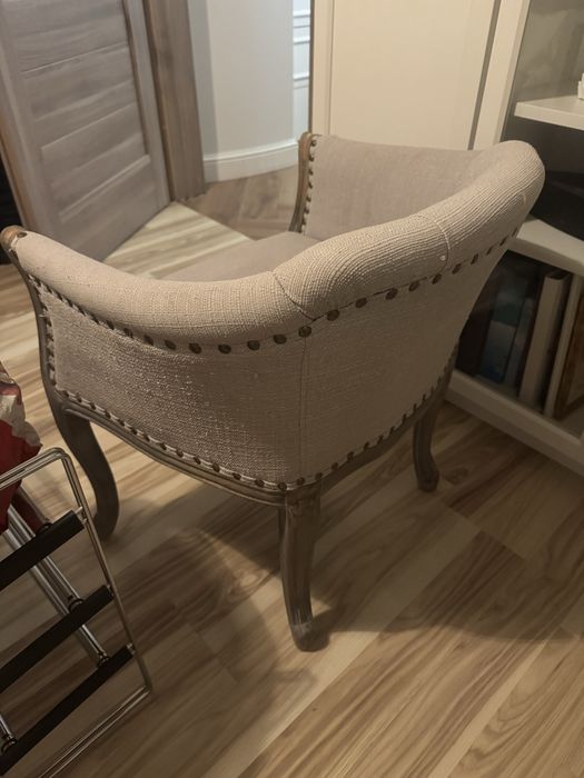 Fotel prowansalski rzezbione nogi