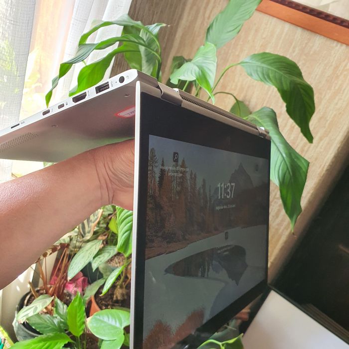 Portátil HP X360 i5  Vpro 8 Gb SSD 512GB