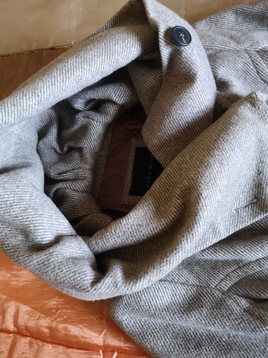 Casaco Zara Basic com capuz