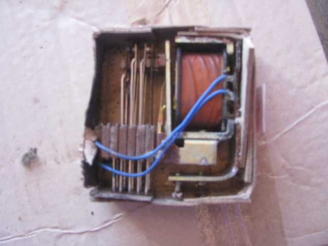 Реле проміжне універсальне РПУ 2-220.