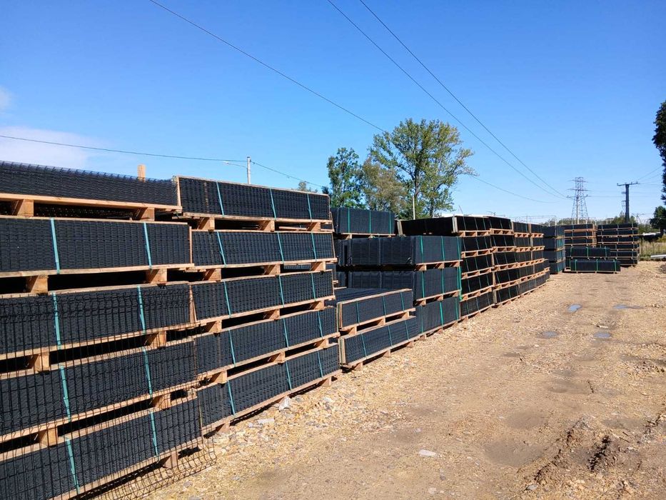 Ogrodzenie panelowe h 153cm + słupek 60x40x2300 +3 obejmy