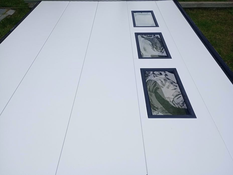 Brama i segmentowa garażowa panelowa aluminiowa