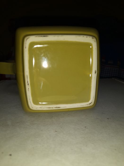 Jarro       J & B439963727168819201