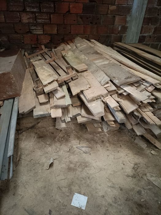 Lenha seca por traçar