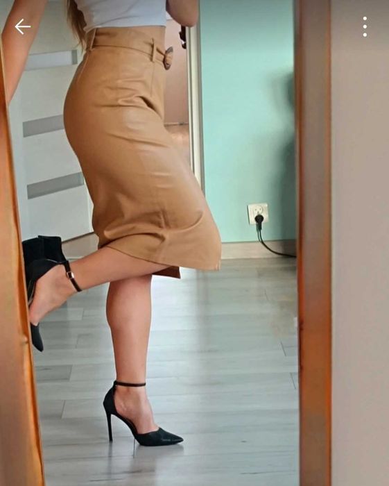 Skórzana spódnica midi