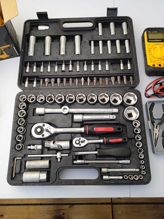 Ferramentas manuais usadas vendido em conjunto