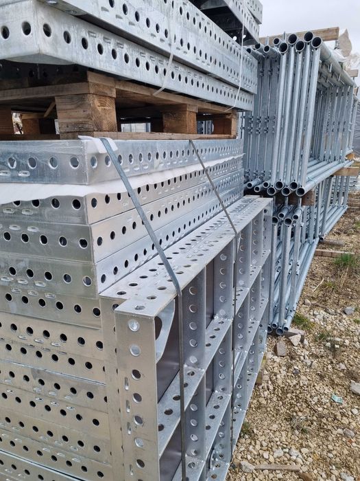 Podpory budowlane stemple metalowe dźwigar Doki szalunki Rusztowanie