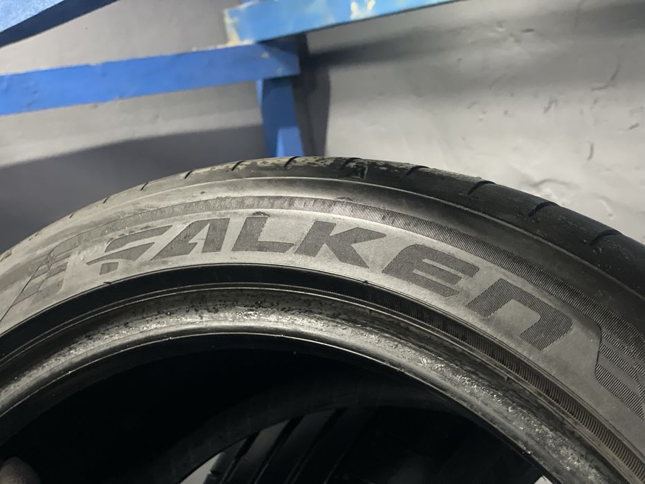 Продам пару літніх шин Falken 225/45 R18