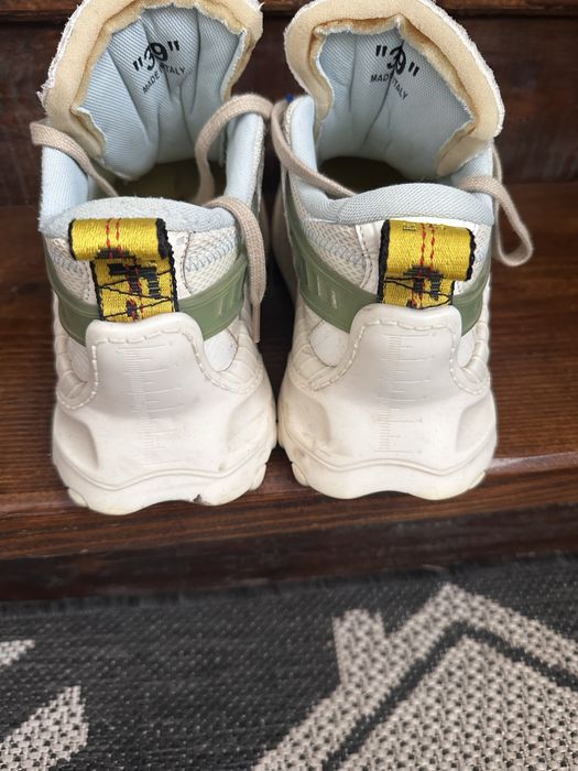 Off White кросовки