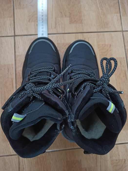 Дитячі зимові черевики. Розмір 38