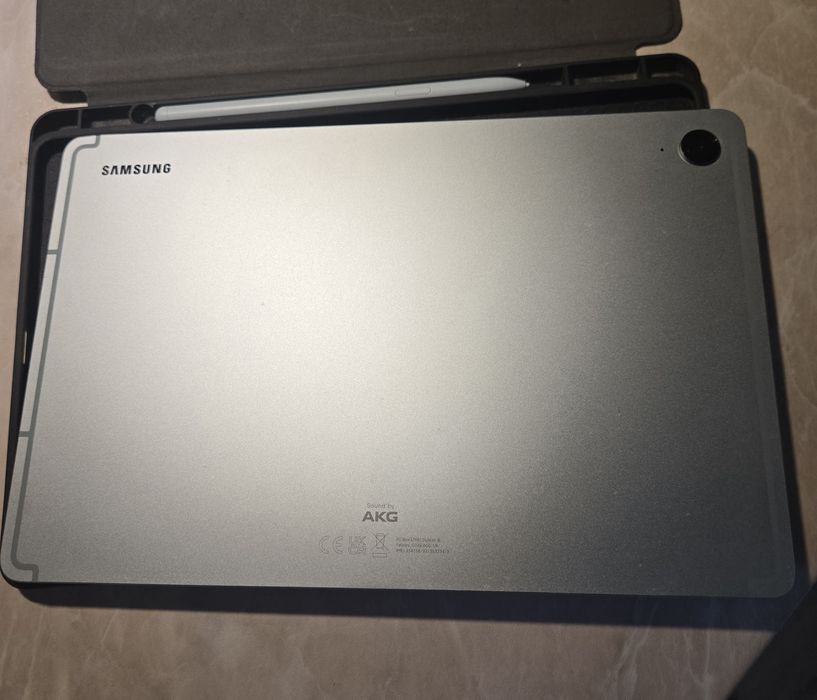 Tablet tab s9 fe 5g 128 gb cena 6gb