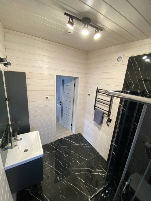 Славсько затишне місце, Quiet Home,