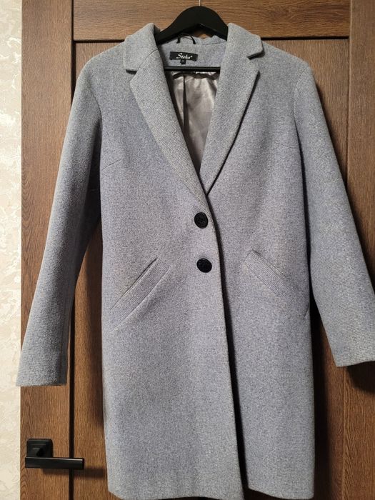 Пальто жіноче сіре