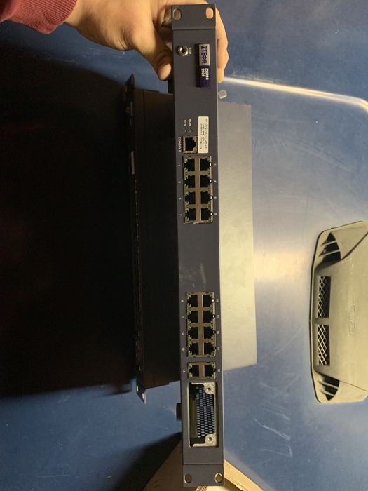 Світч/комутатор ZTE ZXR10 2928