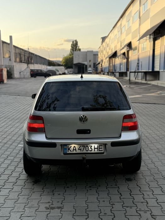 Продам Volkswagen Golf 4 2003 1.6 бензин
