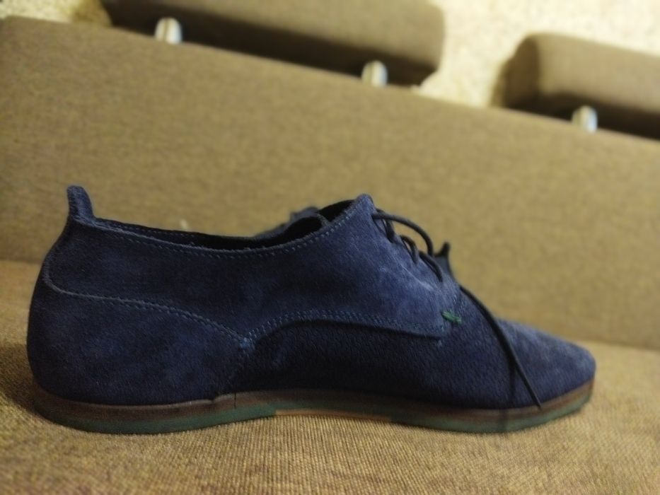 Туфлі шкіряні та замшеві, коричневі та сині