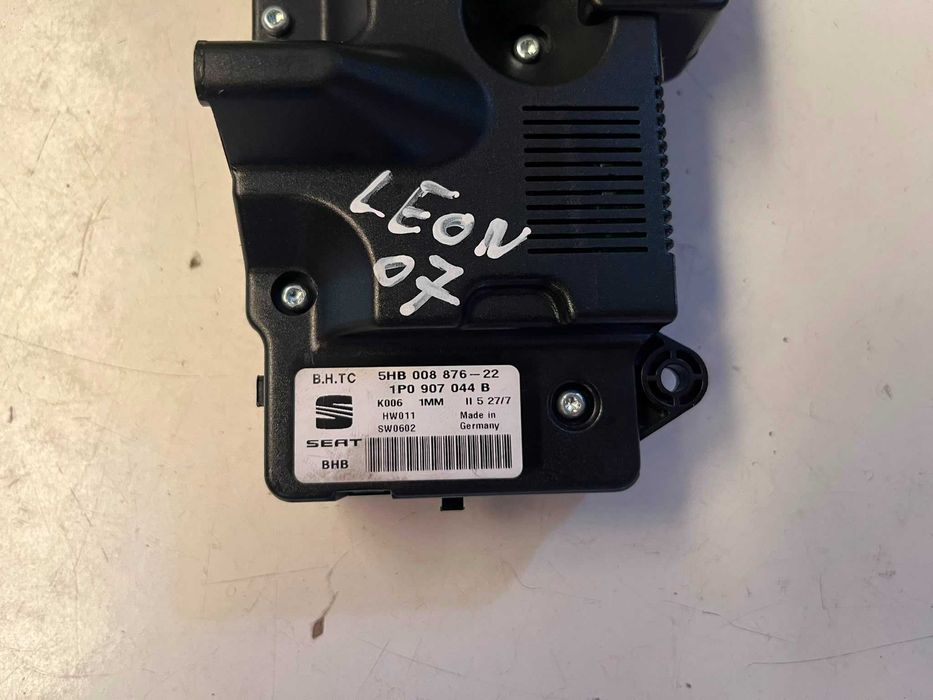 Seat Leon 1P - Comandos Sofagem Climatronic - S026