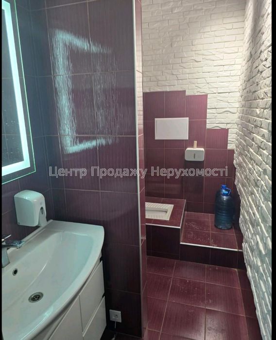 Здається в оренду офіс на вул. Дарвіна
