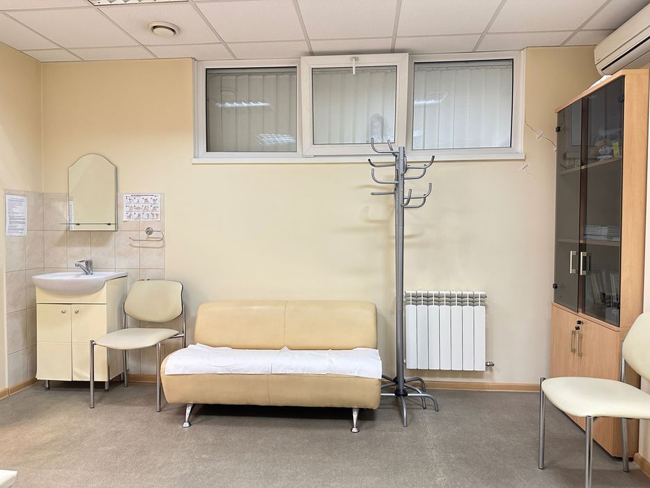 Оренда кабінету 17 м.кв., бульвар Кольцова, фасад. Без комісії!