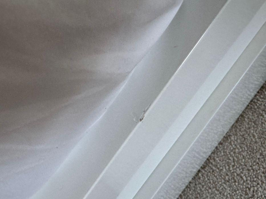 Cama de solteiro lacada branco