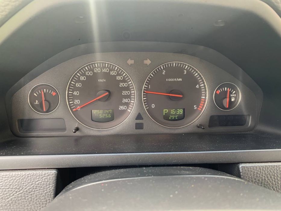 Volvo XC90 автомобіль для сім’ї