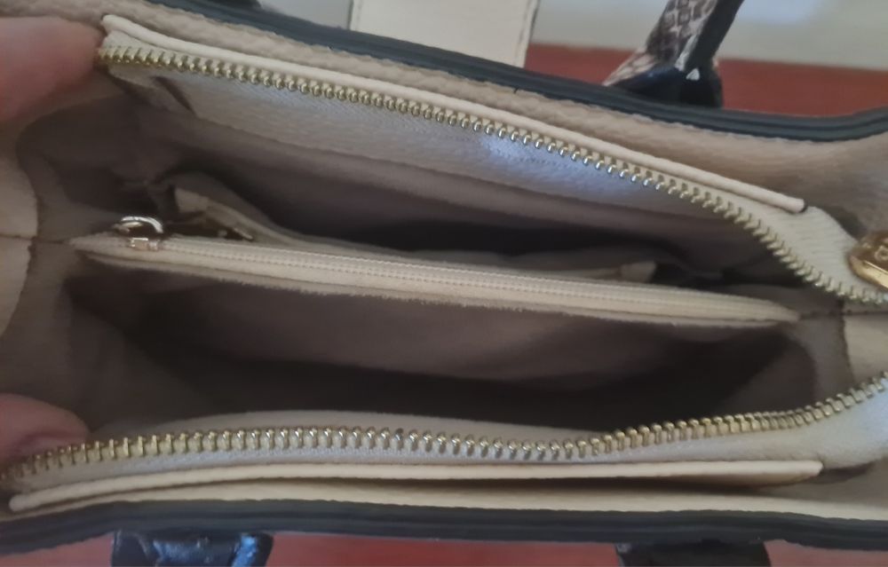 Продам сумку Prada