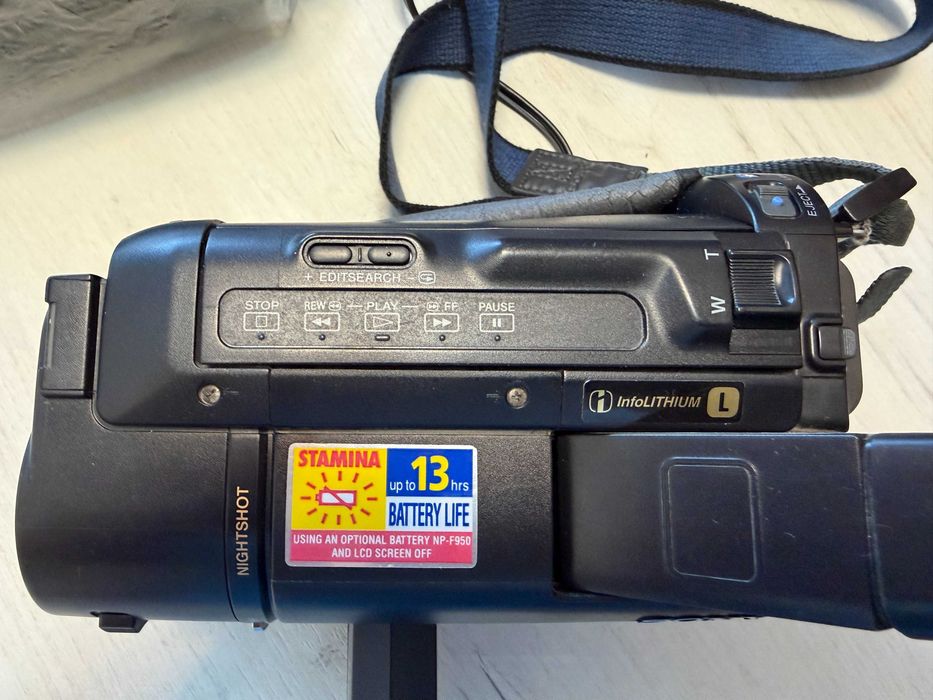 Відеокамера Sony CCD-TRV27E