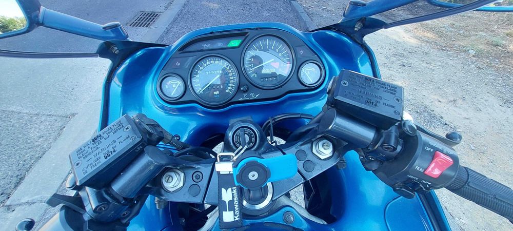 Kawasaki ZZR 1100 impecável com revisão feita