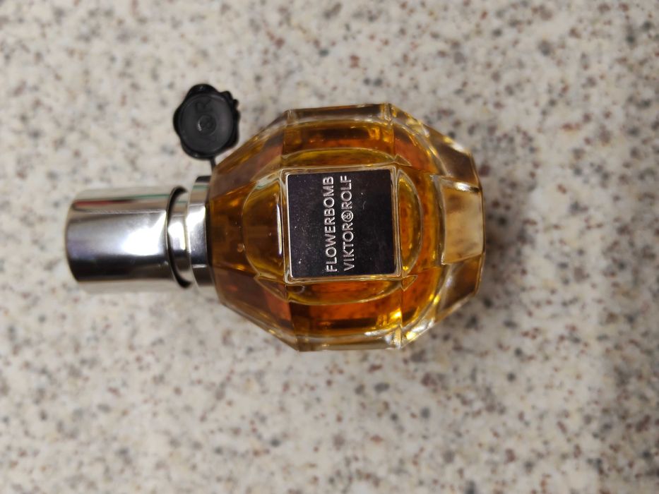 Perfum Flowerbomb Viktor& Rolf