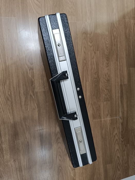 Кейс пластиковий "дипломат"