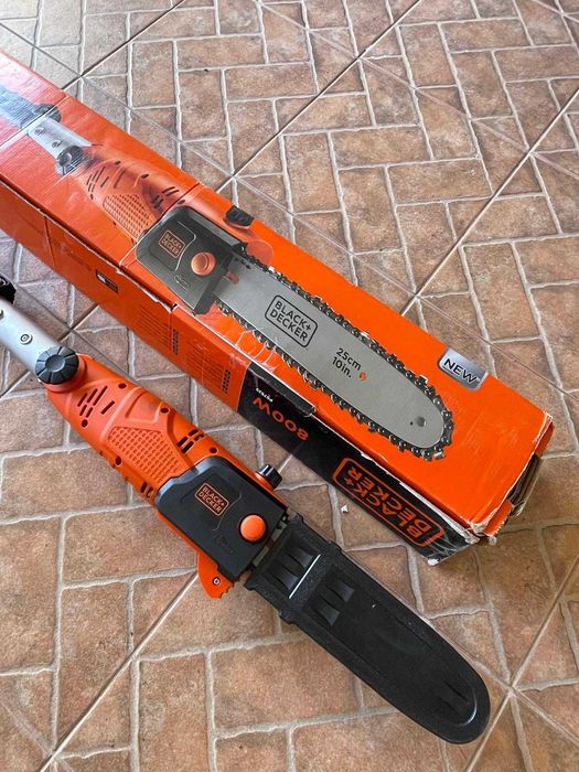 Eletrosserra telescópica BLACK + DECKER PS7525