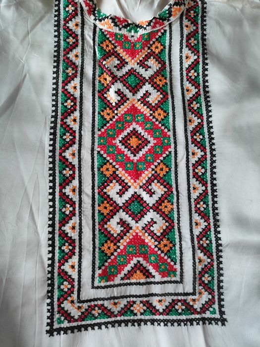 Сорочка чоловіча, ручна  вишивка.