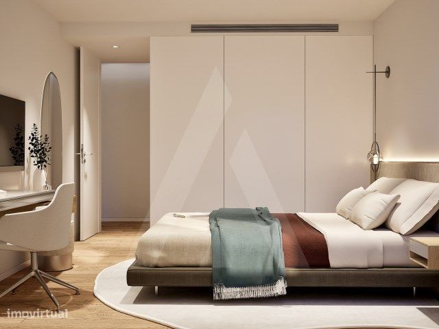Apartamento T2 com varanda e l. estacionamento em Coimbra