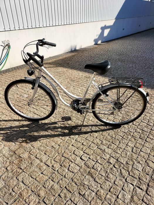Bicicleta de senhora