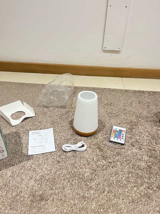 Lâmpada de cabeceira tátil com controlo remoto e luz noturna LED