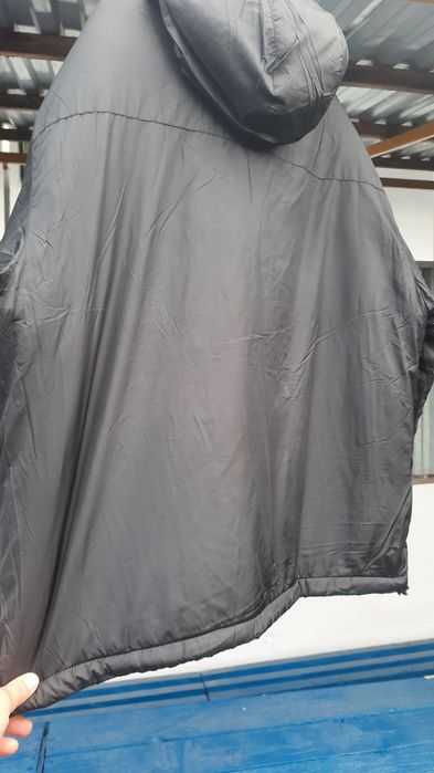 Продам брендову куртку на флісі
