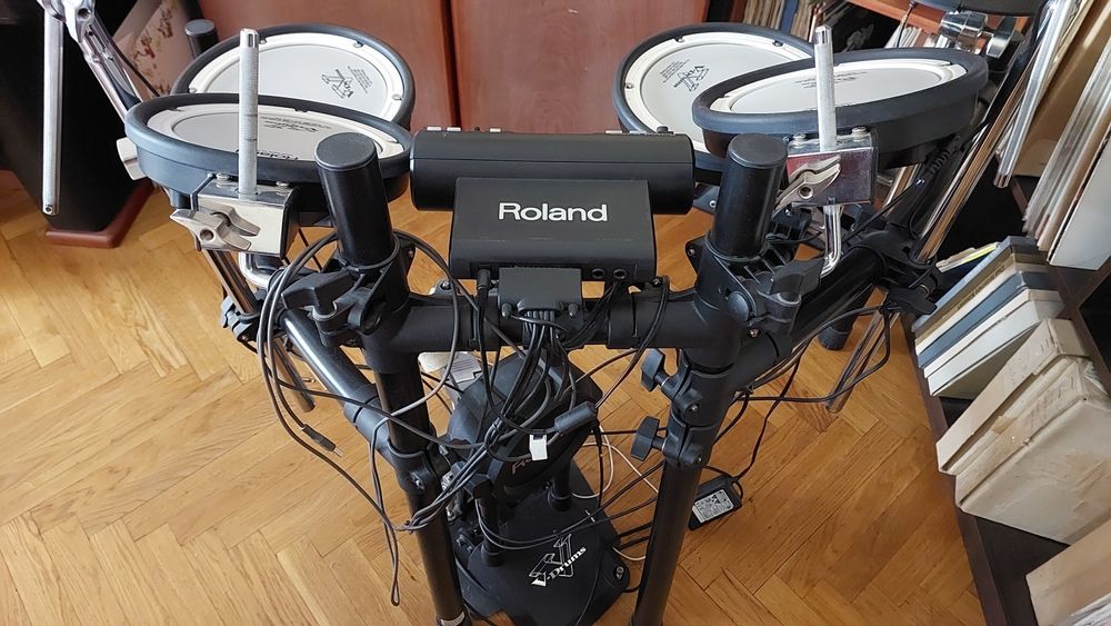 Барабанна установка Roland  TD4, V drums