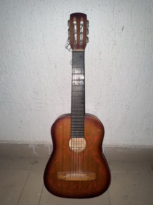 Дитяча 6 струнна гітара