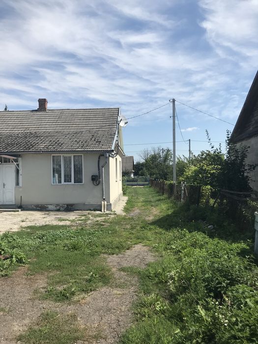 Продаж будинку поблизу Дубно