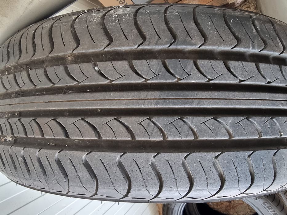 Pneus Diversos em Bom Estado