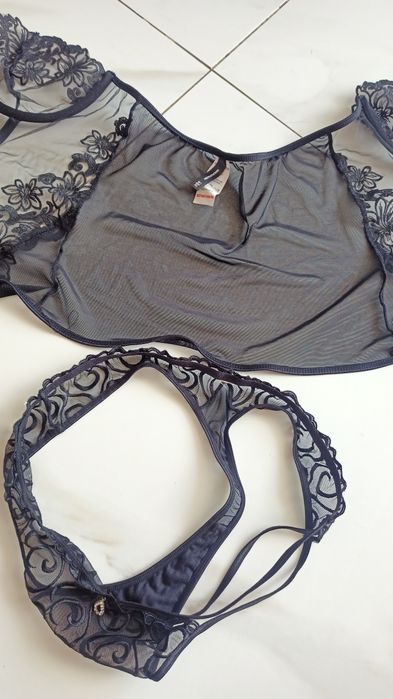 Продам  бюстгальтер LA SENZA EUR 85B, SECRET Possessions 70А