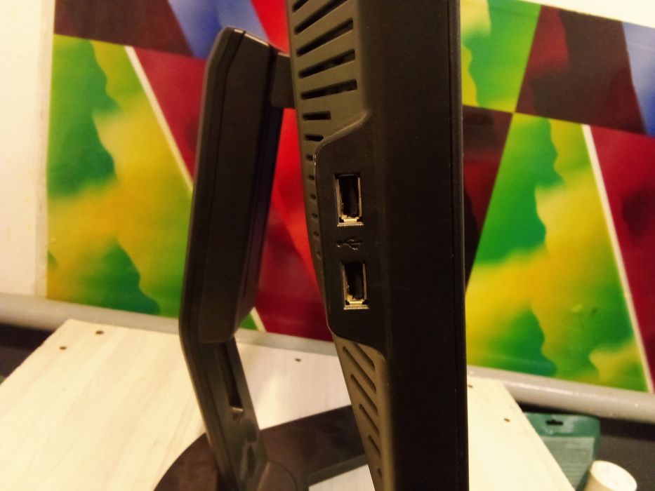 Монитор Dell Professional P190St 19  TN / DVI, VGA, USB