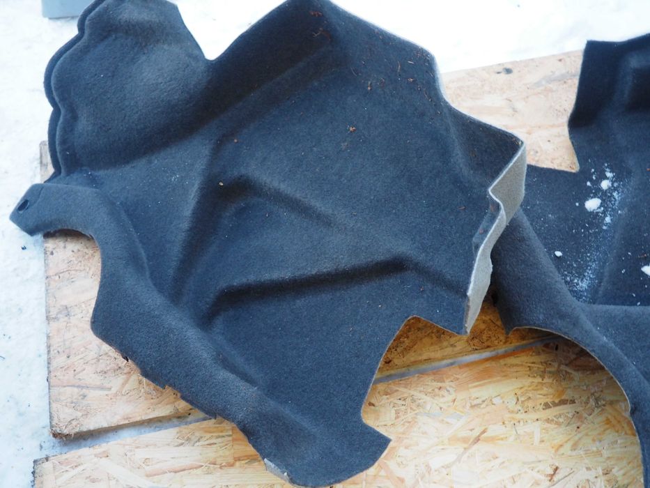 Tapicerka boczki bagażnika mercedes w124 coupe