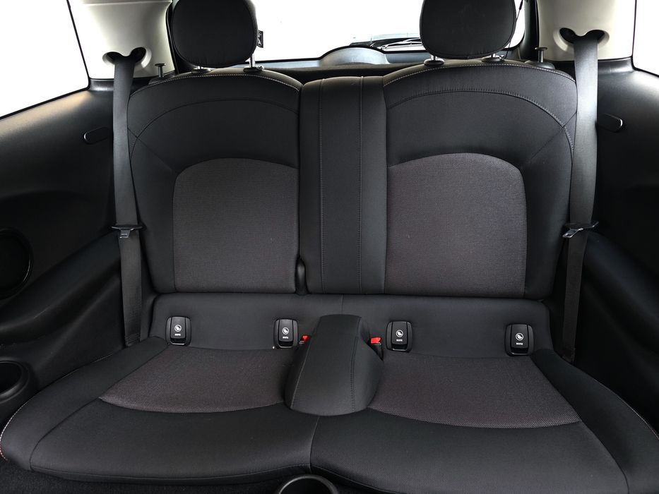 MINI COOPER D Chili Pack 1.5D 115CV - Imaculado- Garantia