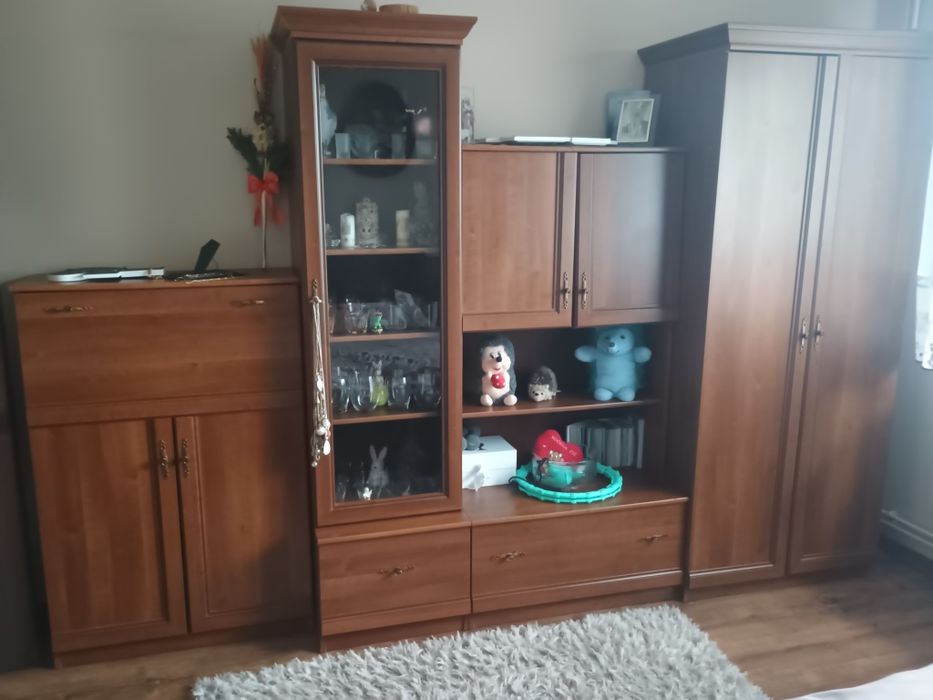 Komplet mebli pokojowych