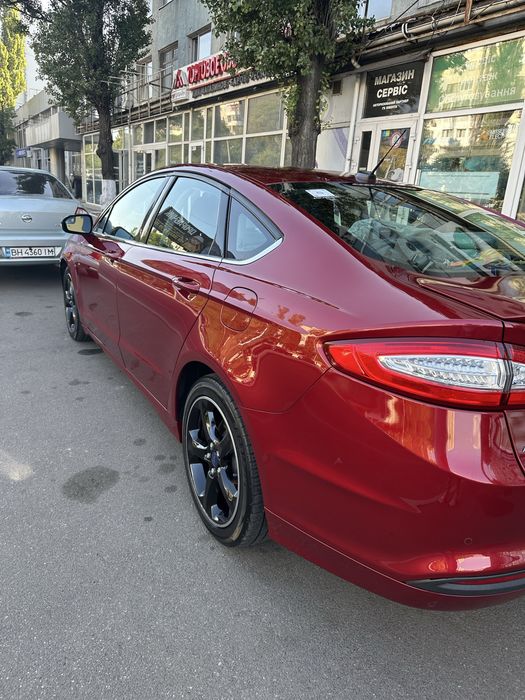 Автомобіль Форд Фьюжн