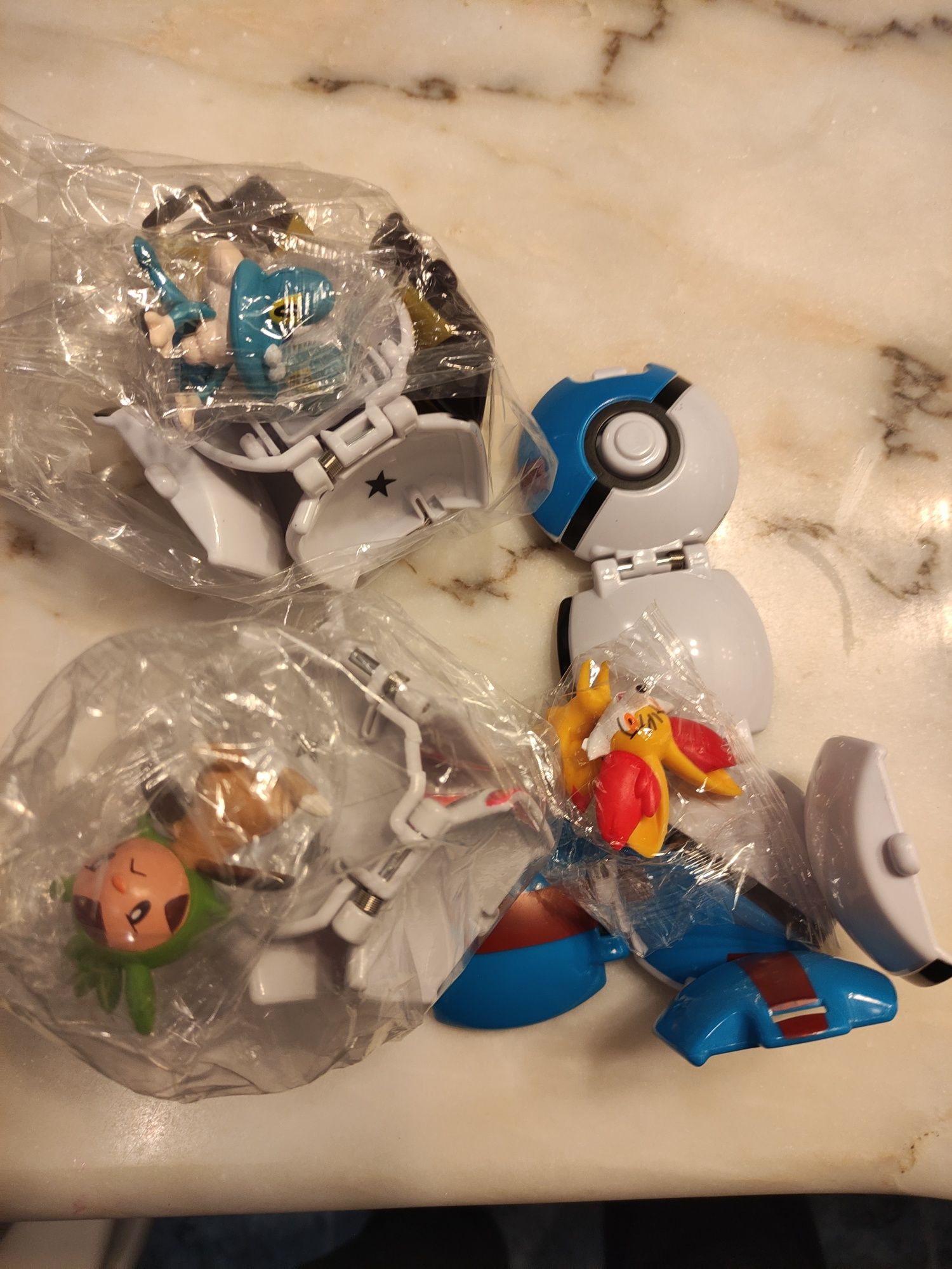 Bolas Pokémon, saco com 24 bonecos, cintos Ramada E Caneças • OLX