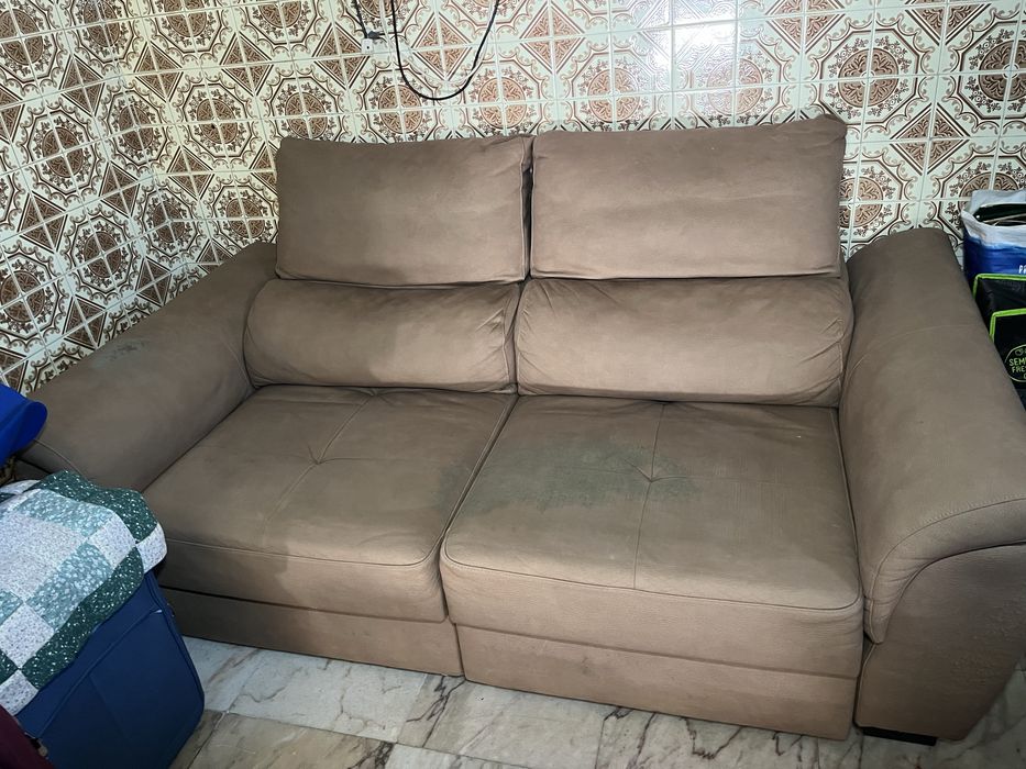 Sofá de sala cor castanho