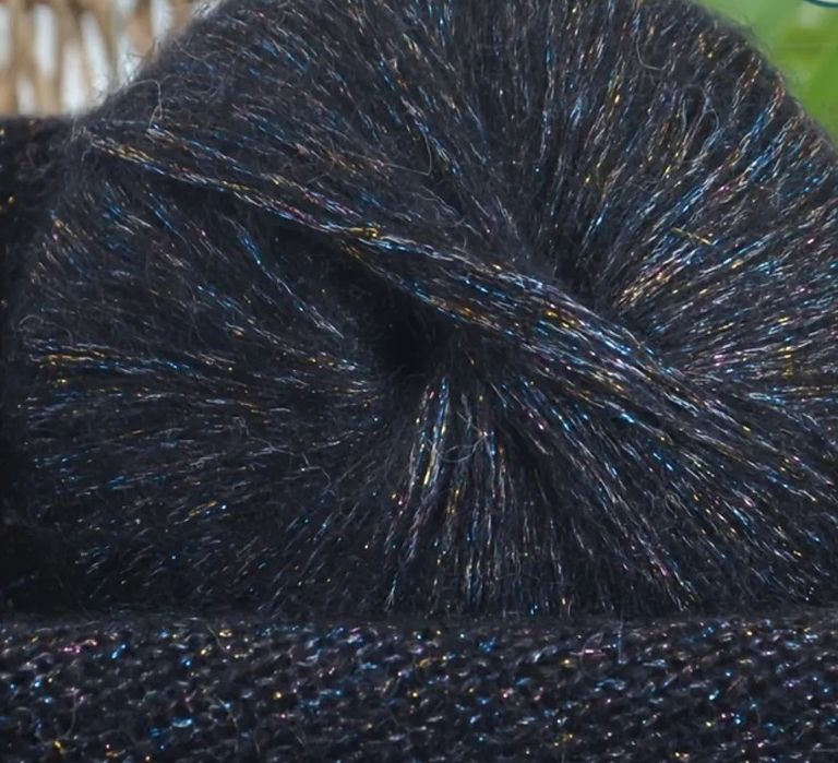 Włóczka 80% wełna.