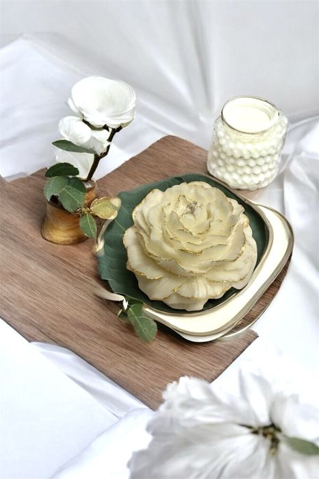 Свічка півонія з соєвого воску ручної роботи подарунок